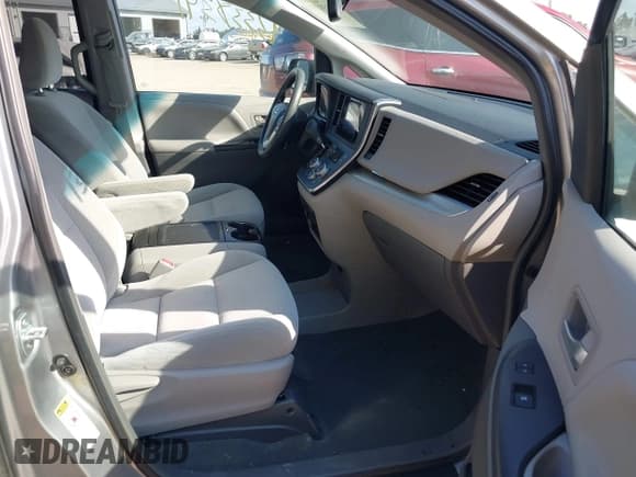 ✅ 2016 Toyota Sienna LE AAS • VIN: 5TDKK3DC0GS713352 • Lot: 43338391. Listed on IAAI with 99,856 mi. Free auction sales archive from the USA and detailed vehicle history report at DreamBid. Image 5.