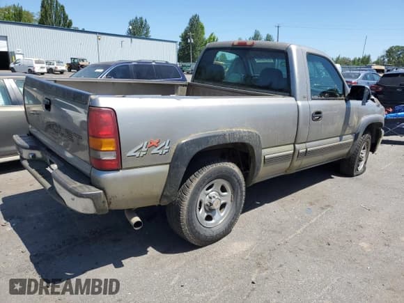 ✅ 2000 Chevrolet Silverado 1500 • VIN: 1GCEK14W5YZ305361 • Lot: 63910894. Listed on Copart with Not provided. Free auction sales archive from the USA and detailed vehicle history report at DreamBid. Image 3.