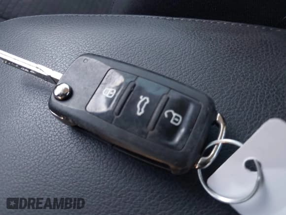 ✅ 2016 Volkswagen Jetta S • VIN: 3VW167AJ0GM419795 • Lot: 43547837. Wystawiony na IAAI z przebiegiem 84 321 mil. Bezpłatny archiwum sprzedaży aukcyjnych z USA i szczegółowy raport historii pojazdu na DreamBid. Zdjęcie 11.