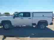 2020 Chevrolet Silverado 2500HD Work Truck z VIN 1GC2YLE71LF266041, wystawiony jako IAAI lot #42070288 z przebiegiem 158 606 mil mil oraz . Historia ofert i sprzedaży dostępna na DreamBid. Obrazek 14.