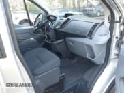 ✅ 2015 Ford Transit XL • VIN: 1FMZK1YM7FKB06341 • Lot: 43267338. Wystawiony na IAAI z przebiegiem 66 667 mil. Bezpłatny archiwum sprzedaży aukcyjnych z USA i szczegółowy raport historii pojazdu na DreamBid. Zdjęcie 5.