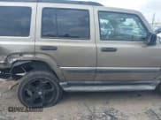 ✅ 2006 Jeep Commander • VIN: 1J8HG48K86C191324 • Lot: 42121472. Wystawiony na IAAI z przebiegiem 220 098 mil. Bezpłatny archiwum sprzedaży aukcyjnych z USA i szczegółowy raport historii pojazdu na DreamBid. Zdjęcie 13.