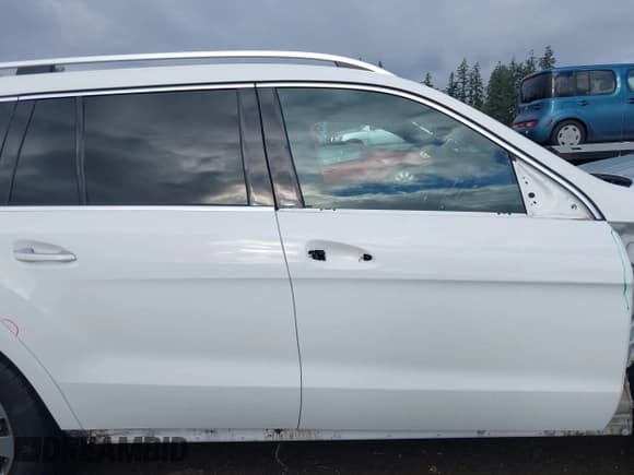 ✅ 2017 Mercedes-Benz GLS 450 • VIN: 4JGDF6EE3HA789446 • Лот: 43806614. Опубликован ранее на IAAI с пробегом 99 860 миль. Бесплатный доступ к архиву аукционных продаж из США и подробный отчёт об истории автомобиля на DreamBid. Изображение 14.