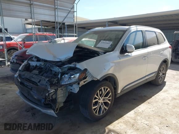 ✅ 2018 Mitsubishi Outlander SE • VIN: JA4AD3A39JZ054455 • Lot: 41815462. Wystawiony na IAAI z przebiegiem 70 785 mil. Bezpłatny archiwum sprzedaży aukcyjnych z USA i szczegółowy raport historii pojazdu na DreamBid. Zdjęcie 2.