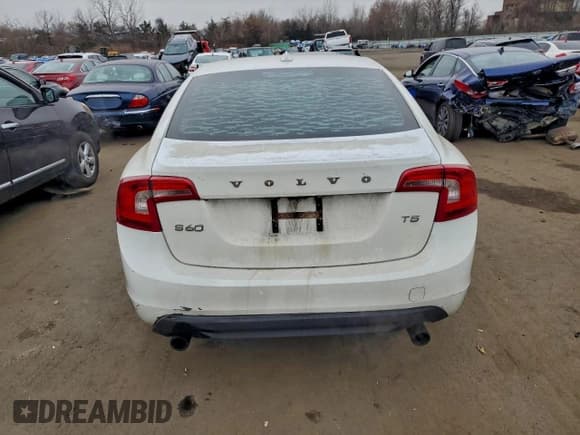 ✅ 2013 Volvo S60 T5 Premier • VIN: YV1612FS4D2178087 • Lot: 93377965. Wystawiony na Copart z przebiegiem 175 439 mil. Bezpłatny archiwum sprzedaży aukcyjnych z USA i szczegółowy raport historii pojazdu na DreamBid. Zdjęcie 6.