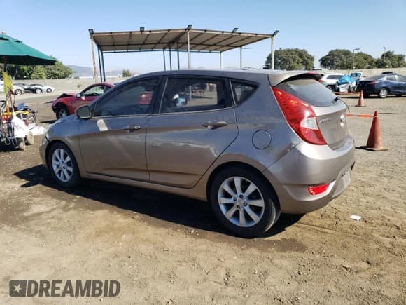 ✅ 2012 Hyundai Accent SE • VIN: KMHCU5AE3CU017666 • Лот: 75546844. Опубликован ранее на Copart с пробегом 139 039 миль. Бесплатный доступ к архиву аукционных продаж из США и подробный отчёт об истории автомобиля на DreamBid. Изображение 2.