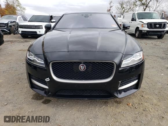 ✅ 2017 Jaguar XF 35t R-Sport • VIN: SAJBL4BV1HCY31583 • Lot: 78456784. Wystawiony na Copart z przebiegiem 57 454 mil. Bezpłatny archiwum sprzedaży aukcyjnych z USA i szczegółowy raport historii pojazdu na DreamBid. Zdjęcie 5.