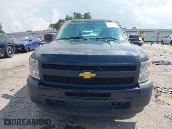 2012 Chevrolet Silverado 1500 Work Truck z VIN 1GCRCPEX1CZ286227, wystawiony jako IAAI lot #43042949 z przebiegiem 240 614 mil mil oraz . Historia ofert i sprzedaży dostępna na DreamBid. Obrazek 12.