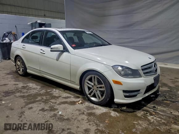 ✅ 2012 Mercedes-Benz C 300 Sport • VIN: WDDGF8BB2CR193056 • Lot: 96305525. Listed on Copart with 205,832 mi. Free auction sales archive from the USA and detailed vehicle history report at DreamBid. Image 4.