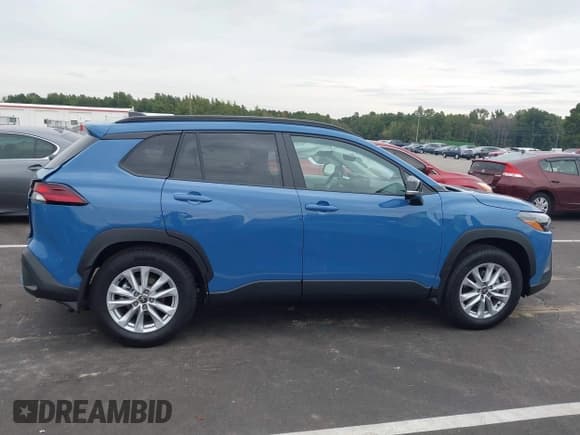 ✅ 2026 Toyota Corolla Cross LE • VIN: 7MUCAAAG0TV151987 • Lot: 43335215. Listed on IAAI with 274 mi. Free auction sales archive from the USA and detailed vehicle history report at DreamBid. Image 13.