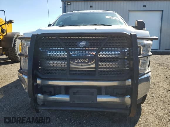 ✅ 2019 Ford F-250 XL • VIN: 1FT7W2A66KED53800 • Lot: 71776565. Wystawiony na Copart z przebiegiem 108 311 mil. Bezpłatny archiwum sprzedaży aukcyjnych z USA i szczegółowy raport historii pojazdu na DreamBid. Zdjęcie 5.