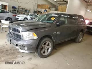 2017 Ram 1500 Express z VIN 3C6RR7KT0HG724024, wystawiony jako Copart lot #69829835 z przebiegiem Nie podano mil oraz Szkoda całkowita • Salvage title. Historia ofert i sprzedaży dostępna na DreamBid. Obrazek 1.