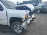 ✅ 2013 Chevrolet Silverado 2500HD Work Truck • VIN: 1GC2KVCG2DZ379092 • Lot: 42124836. Wystawiony na IAAI z przebiegiem Nie podano. Bezpłatny archiwum sprzedaży aukcyjnych z USA i szczegółowy raport historii pojazdu na DreamBid. Zdjęcie 18.