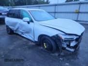 ✅ 2020 Volvo XC60 Momentum • VIN: YV4A22RKXL1597989 • Lot: 84382255. Listed on Copart with 117,804 mi. Free auction sales archive from the USA and detailed vehicle history report at DreamBid. Image 4.