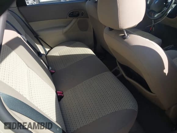 ✅ 2007 Ford Focus S • VIN: 1FAFP34N07W298334 • Lot: 43566236. Wystawiony na IAAI z przebiegiem 160 987 mil. Bezpłatny archiwum sprzedaży aukcyjnych z USA i szczegółowy raport historii pojazdu na DreamBid. Zdjęcie 8.