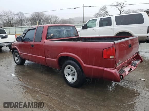✅ 1997 Chevrolet S-10 LS • VIN: 1GCCS19X8VK107936 • Лот: 86288304. Опубликован ранее на Copart с пробегом 369 523 миль. Бесплатный доступ к архиву аукционных продаж из США и подробный отчёт об истории автомобиля на DreamBid. Изображение 2.