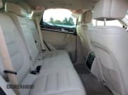 ✅ 2017 Volkswagen Touareg Executive • VIN: WVGGF7BP4HD004679 • Lot: 93021995. Wystawiony na Copart z przebiegiem Nie podano. Bezpłatny archiwum sprzedaży aukcyjnych z USA i szczegółowy raport historii pojazdu na DreamBid. Zdjęcie 11.