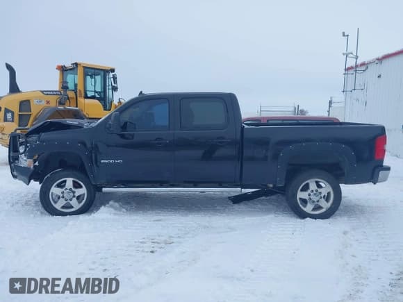✅ 2014 Chevrolet Silverado 2500HD LTZ • VIN: 1GC1KYE8XEF119934 • Лот: 41251936. Опубликован ранее на IAAI с пробегом 218 943 миль. Бесплатный доступ к архиву аукционных продаж из США и подробный отчёт об истории автомобиля на DreamBid. Изображение 14.