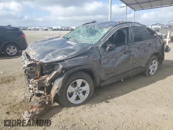 ✅ 2020 Toyota RAV4 Hybrid LE • VIN: 2T3MWRFV9LW059992 • Лот: 89552885. Опубликован ранее на Copart с пробегом 151 531 миль. Бесплатный доступ к архиву аукционных продаж из США и подробный отчёт об истории автомобиля на DreamBid. Изображение 1.