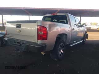 2011 Chevrolet Silverado 1500 LTZ z VIN 3GCPCTE01BG384112, wystawiony jako IAAI lot #43085132 z przebiegiem 200 374 mil mil oraz . Historia ofert i sprzedaży dostępna na DreamBid. Obrazek 4.