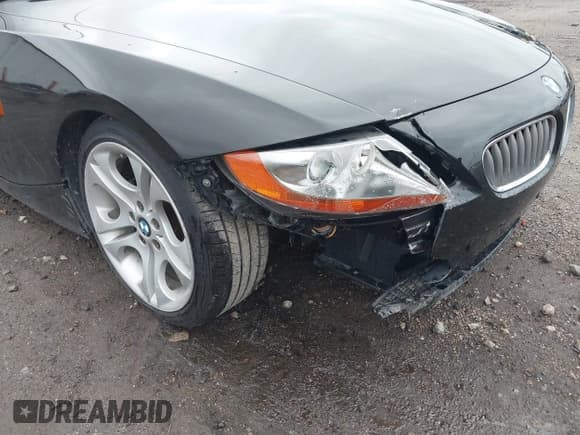 ✅ 2003 BMW Z4 3.0i • VIN: 4USBT53483LU02423 • Lot: 43496647. Wystawiony na IAAI z przebiegiem 116 844 mil. Bezpłatny archiwum sprzedaży aukcyjnych z USA i szczegółowy raport historii pojazdu na DreamBid. Zdjęcie 6.