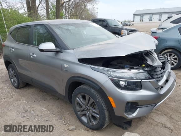 ✅ 2021 Kia Seltos LX • VIN: KNDEPCAA8M7104890 • Lot: 42059596. Listed on IAAI with 44,587 mi. Free auction sales archive from the USA and detailed vehicle history report at DreamBid. Image 1.