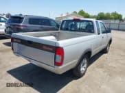 ✅ 1998 Nissan Frontier XE • VIN: 1N6DD26S8WC355853 • Лот: 42581457. Опубликован ранее на IAAI с пробегом 303 045 миль. Бесплатный доступ к архиву аукционных продаж из США и подробный отчёт об истории автомобиля на DreamBid. Изображение 4.