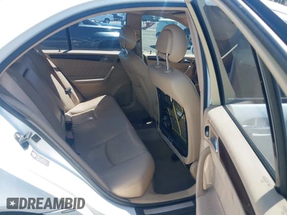 ✅ 2001 Mercedes-Benz C 320 • VIN: WDBRF64J41F050019 • Лот: 42636876. Опубликован ранее на IAAI с пробегом 154 801 миль. Бесплатный доступ к архиву аукционных продаж из США и подробный отчёт об истории автомобиля на DreamBid. Изображение 8.