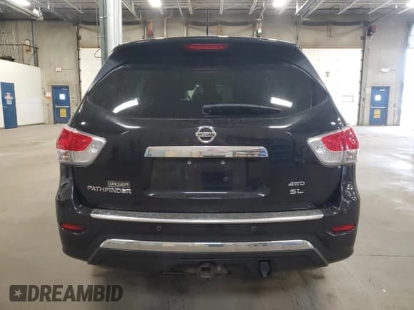 ✅ 2016 Nissan Pathfinder SL • VIN: 5N1AR2MM1GC626793 • Lot: 82472715. Listed on Copart with 150,464 mi. Free auction sales archive from the USA and detailed vehicle history report at DreamBid. Image 6.