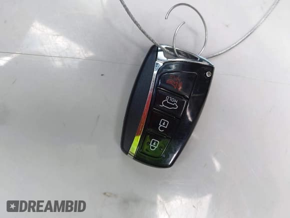 ✅ 2014 Hyundai Santa Fe • VIN: 5XYZUDLB4EG138898 • Lot: 42196491. Listed on IAAI with Not provided. Free auction sales archive from the USA and detailed vehicle history report at DreamBid. Image 11.