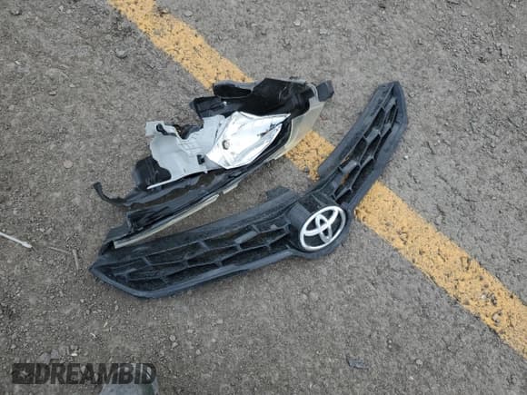 ✅ 2014 Toyota Corolla L • VIN: 5YFBURHE4EP114632 • Lot: 70408835. Listed on Copart with 160,661 mi. Free auction sales archive from the USA and detailed vehicle history report at DreamBid. Image 12.