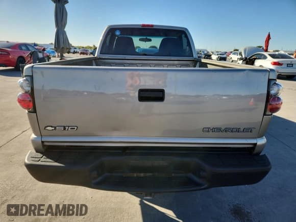 ✅ 2002 Chevrolet S-10 • VIN: 1GCCS14W328234911 • Lot: 87106365. Wystawiony na Copart z przebiegiem 144 615 mil. Bezpłatny archiwum sprzedaży aukcyjnych z USA i szczegółowy raport historii pojazdu na DreamBid. Zdjęcie 6.