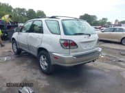 ✅ 2002 Lexus RX 300 • VIN: JTJHF10U820276405 • Лот: 42288420. Опубликован ранее на IAAI с пробегом Не указан. Бесплатный доступ к архиву аукционных продаж из США и подробный отчёт об истории автомобиля на DreamBid. Изображение 3.