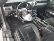 ✅ 2021 Ford Mustang EcoBoost Premium • VIN: 1FA6P8THXM5105679 • Lot: 92796475. Wystawiony na Copart z przebiegiem 82 377 mil. Bezpłatny archiwum sprzedaży aukcyjnych z USA i szczegółowy raport historii pojazdu na DreamBid. Zdjęcie 8.