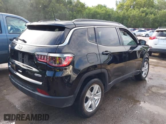 ✅ 2022 Jeep Compass Latitude • VIN: 3C4NJDBB0NT124370 • Lot: 43007081. Listed on IAAI with 34,161 mi. Free auction sales archive from the USA and detailed vehicle history report at DreamBid. Image 4.