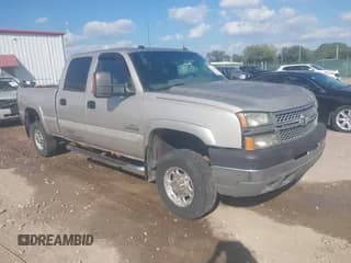 ✅ 2005 Chevrolet Silverado 2500HD LS • VIN: 1GCHK23285F818246 • Lot: 43292468. Wystawiony na IAAI z przebiegiem 255 783 mil. Bezpłatny archiwum sprzedaży aukcyjnych z USA i szczegółowy raport historii pojazdu na DreamBid. Zdjęcie 1.