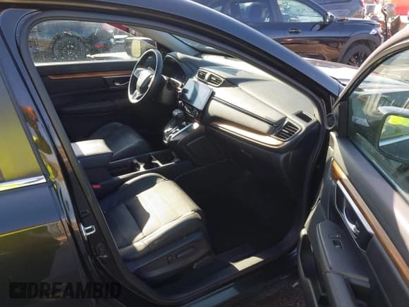 ✅ 2018 Honda CR-V Touring • VIN: 7FARW2H90JE052921 • Lot: 43671364. Listed on IAAI with 101,261 mi. Free auction sales archive from the USA and detailed vehicle history report at DreamBid. Image 5.