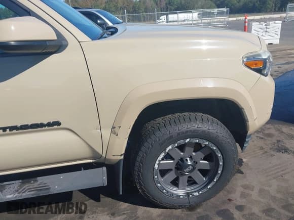 ✅ 2018 Toyota Tacoma TRD Sport • VIN: 3TMAZ5CN5JM078027 • Lot: 43481930. Listed on IAAI with 80,306 mi. Free auction sales archive from the USA and detailed vehicle history report at DreamBid. Image 20.