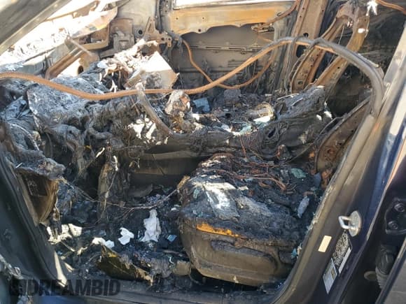 ✅ 2018 Kia Sorento LX • VIN: 5XYPGDA52JG425436 • Лот: 70223995. Опубликован ранее на Copart с пробегом Не указан. Бесплатный доступ к архиву аукционных продаж из США и подробный отчёт об истории автомобиля на DreamBid. Изображение 7.