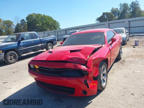 ✅ 2018 Dodge Challenger SXT Plus • VIN: 2C3CDZAG9JH314622 • Lot: 43451590. Wystawiony na IAAI z przebiegiem 152 538 mil. Bezpłatny archiwum sprzedaży aukcyjnych z USA i szczegółowy raport historii pojazdu na DreamBid. Zdjęcie 2.
