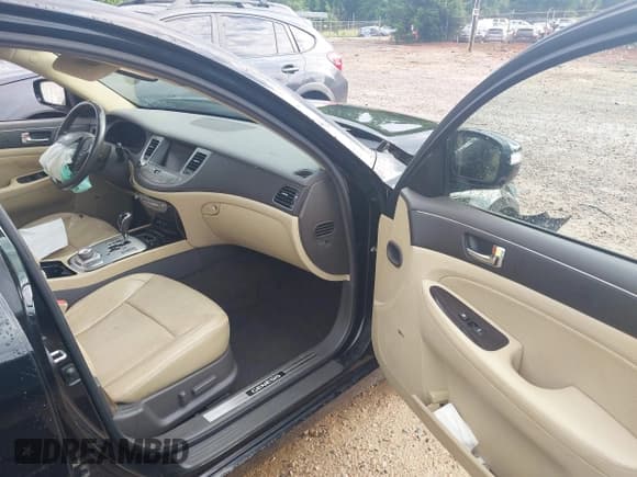 ✅ 2010 Hyundai Genesis • VIN: KMHGC4DFXAU092607 • Лот: 42501604. Опубликован ранее на IAAI с пробегом 310 821 миль. Бесплатный доступ к архиву аукционных продаж из США и подробный отчёт об истории автомобиля на DreamBid. Изображение 5.