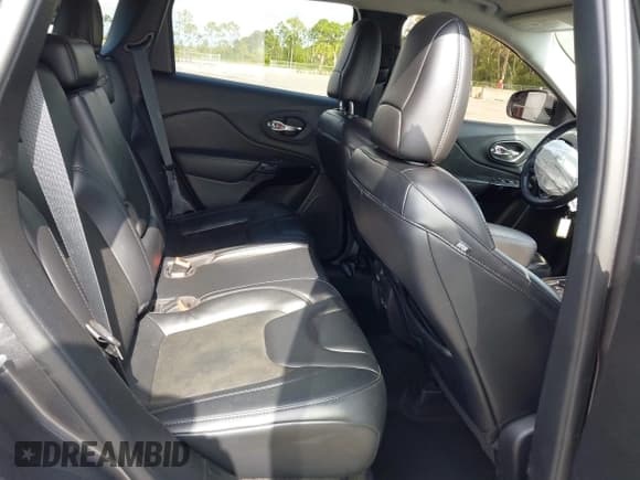 ✅ 2021 Jeep Cherokee Latitude Plus • VIN: 1C4PJMLB6MD117029 • Lot: 42167039. Listed on IAAI with 68,717 mi. Free auction sales archive from the USA and detailed vehicle history report at DreamBid. Image 8.