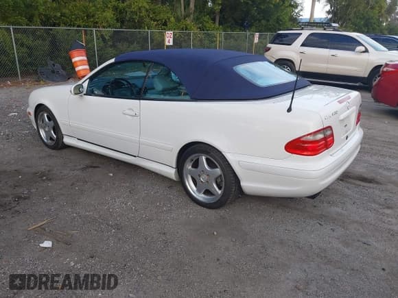 ✅ 2000 Mercedes-Benz CLK 320/430 • VIN: WDBLK70GXYT044111 • Lot: 43654398. Wystawiony na IAAI z przebiegiem 212 236 mil. Bezpłatny archiwum sprzedaży aukcyjnych z USA i szczegółowy raport historii pojazdu na DreamBid. Zdjęcie 3.