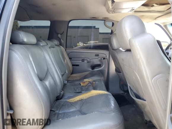 ✅ 2004 Chevrolet Suburban LT • VIN: 3GNEC16T84G297788 • Лот: 49790055. Опубликован ранее на Copart с пробегом 243 726 миль. Бесплатный доступ к архиву аукционных продаж из США и подробный отчёт об истории автомобиля на DreamBid. Изображение 11.