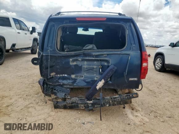 ✅ 2007 Chevrolet Suburban LTZ • VIN: 1GNFC160X7R261695 • Lot: 62541455. Listed on Copart with Not provided. Free auction sales archive from the USA and detailed vehicle history report at DreamBid. Image 6.