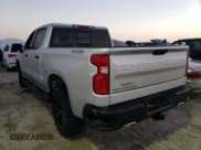 ✅ 2021 Chevrolet Silverado 1500 LT Trail Boss • VIN: 1GCPYFED2MZ236351 • Lot: 63386222. Wystawiony na Copart z przebiegiem Nie podano. Bezpłatny archiwum sprzedaży aukcyjnych z USA i szczegółowy raport historii pojazdu na DreamBid. Zdjęcie 3.