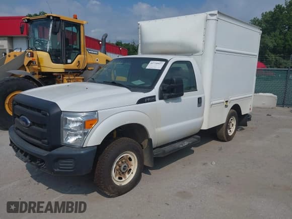 ✅ 2016 Ford F-250 XL • VIN: 1FDBF2B68GED17554 • Lot: 42720927. Listed on IAAI with 387,144 mi. Free auction sales archive from the USA and detailed vehicle history report at DreamBid. Image 17.