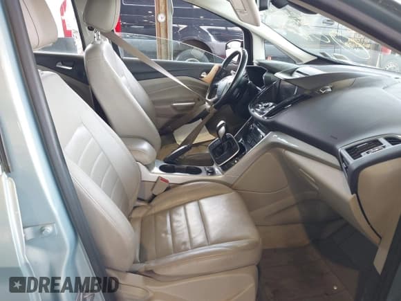 ✅ 2013 Ford C-Max SEL • VIN: 1FADP5CU3DL555110 • Lot: 42010076. Wystawiony na IAAI z przebiegiem 121 234 mil. Bezpłatny archiwum sprzedaży aukcyjnych z USA i szczegółowy raport historii pojazdu na DreamBid. Zdjęcie 5.