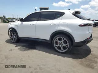 ✅ 2024 Alfa Romeo Tonale Veloce • VIN: ZASPATDW7R3051085 • Lot: 54523695. Listed on Copart with 15,729 mi. Free auction sales archive from the USA and detailed vehicle history report at DreamBid. Image 2.