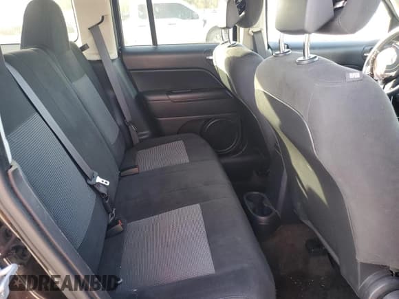 ✅ 2016 Jeep Patriot Sport • VIN: 1C4NJPBA9GD812076 • Lot: 91723825. Listed on Copart with 129,231 mi. Free auction sales archive from the USA and detailed vehicle history report at DreamBid. Image 11.